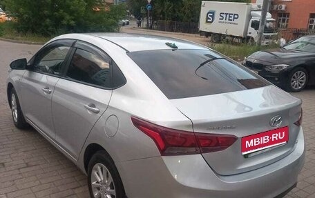 Hyundai Solaris II рестайлинг, 2017 год, 1 100 000 рублей, 1 фотография