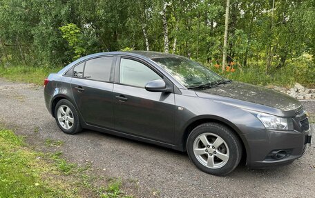 Chevrolet Cruze II, 2010 год, 730 000 рублей, 2 фотография