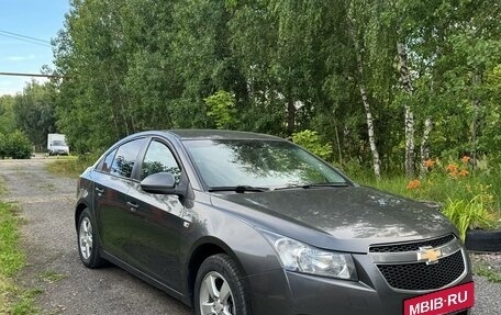 Chevrolet Cruze II, 2010 год, 730 000 рублей, 4 фотография