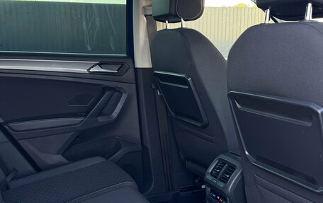 Volkswagen Tiguan II, 2018 год, 2 390 000 рублей, 11 фотография