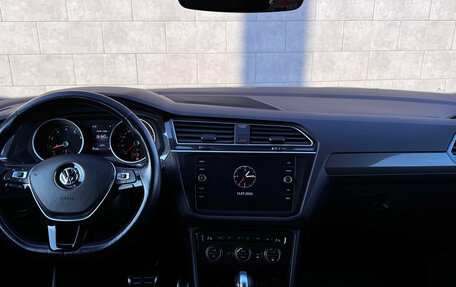Volkswagen Tiguan II, 2018 год, 2 390 000 рублей, 13 фотография