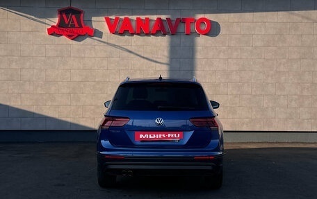 Volkswagen Tiguan II, 2018 год, 2 390 000 рублей, 6 фотография