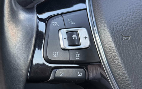 Volkswagen Tiguan II, 2018 год, 2 390 000 рублей, 15 фотография
