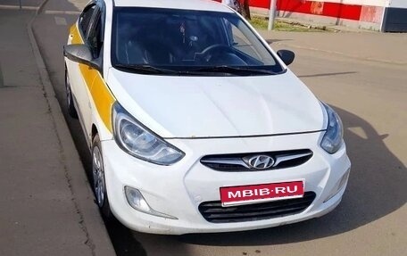 Hyundai Solaris II рестайлинг, 2013 год, 366 000 рублей, 1 фотография