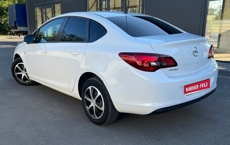 Opel Astra J, 2014 год, 735 000 рублей, 1 фотография