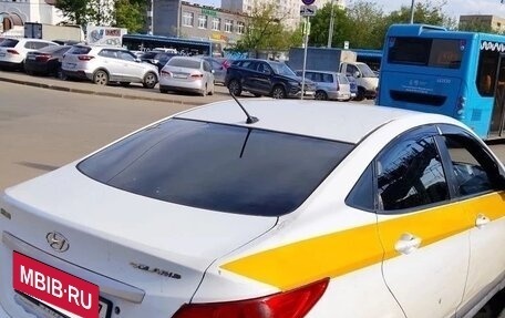 Hyundai Solaris II рестайлинг, 2013 год, 366 000 рублей, 3 фотография