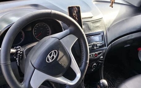 Hyundai Solaris II рестайлинг, 2013 год, 366 000 рублей, 4 фотография