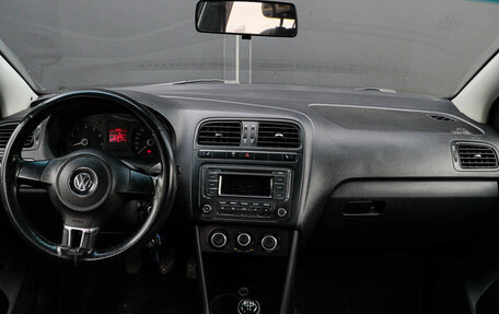 Volkswagen Polo VI (EU Market), 2012 год, 550 000 рублей, 10 фотография