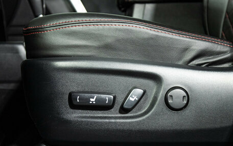 Toyota Land Cruiser Prado 150 рестайлинг 2, 2013 год, 2 799 777 рублей, 18 фотография