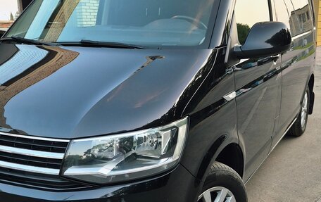 Volkswagen Caravelle T6 рестайлинг, 2018 год, 2 950 000 рублей, 2 фотография