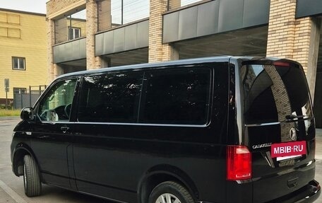 Volkswagen Caravelle T6 рестайлинг, 2018 год, 2 950 000 рублей, 10 фотография