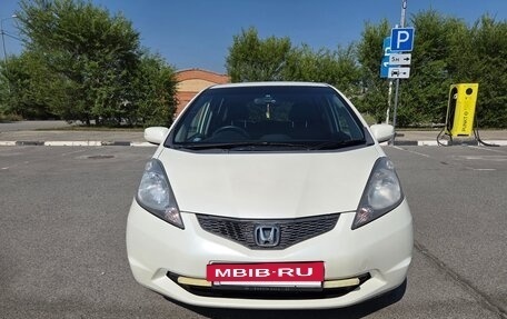 Honda Fit III, 2010 год, 650 000 рублей, 2 фотография