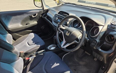 Honda Fit III, 2010 год, 650 000 рублей, 11 фотография