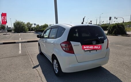 Honda Fit III, 2010 год, 650 000 рублей, 5 фотография