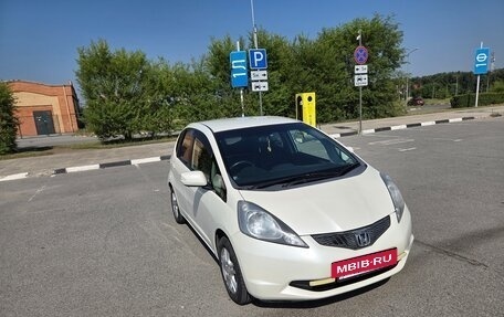 Honda Fit III, 2010 год, 650 000 рублей, 10 фотография