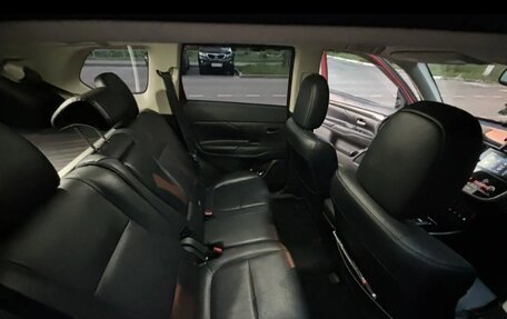 Mitsubishi Outlander III рестайлинг 3, 2018 год, 2 000 000 рублей, 9 фотография