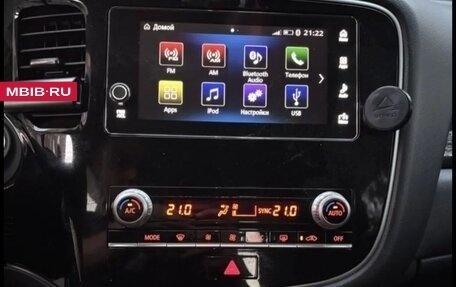 Mitsubishi Outlander III рестайлинг 3, 2018 год, 2 000 000 рублей, 10 фотография