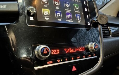 Mitsubishi Outlander III рестайлинг 3, 2018 год, 2 000 000 рублей, 21 фотография