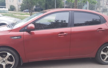 KIA Rio III рестайлинг, 2013 год, 999 999 рублей, 3 фотография