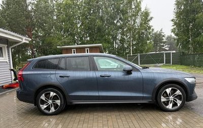 Volvo V60 Cross Country II, 2021 год, 3 560 000 рублей, 1 фотография