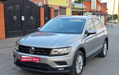 Volkswagen Tiguan II, 2018 год, 3 050 000 рублей, 2 фотография