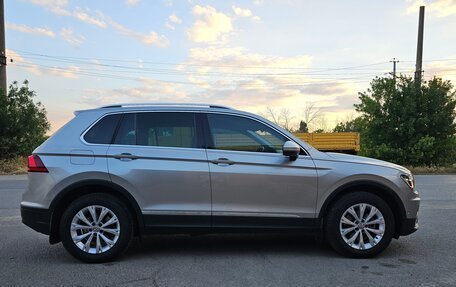 Volkswagen Tiguan II, 2018 год, 3 050 000 рублей, 10 фотография