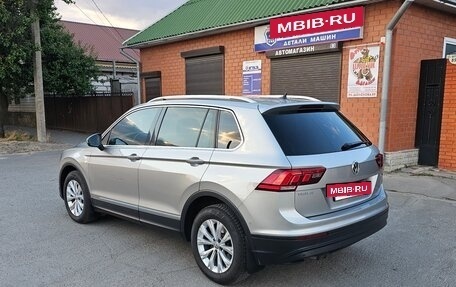 Volkswagen Tiguan II, 2018 год, 3 050 000 рублей, 6 фотография