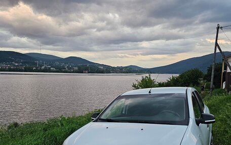 Renault Logan II, 2016 год, 957 000 рублей, 3 фотография