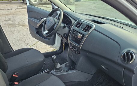 Renault Logan II, 2016 год, 957 000 рублей, 10 фотография