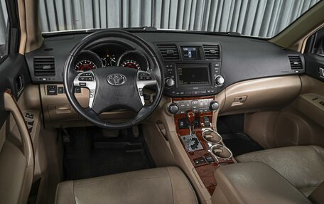 Toyota Highlander III, 2010 год, 1 884 579 рублей, 6 фотография