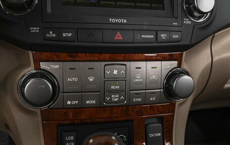 Toyota Highlander III, 2010 год, 1 884 579 рублей, 16 фотография