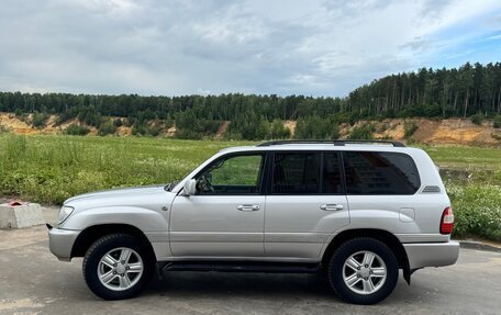 Toyota Land Cruiser 100 рестайлинг 2, 2005 год, 2 500 000 рублей, 3 фотография