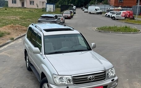 Toyota Land Cruiser 100 рестайлинг 2, 2005 год, 2 500 000 рублей, 10 фотография