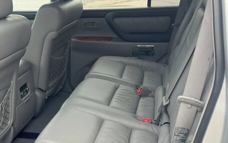 Toyota Land Cruiser 100 рестайлинг 2, 2005 год, 2 500 000 рублей, 24 фотография
