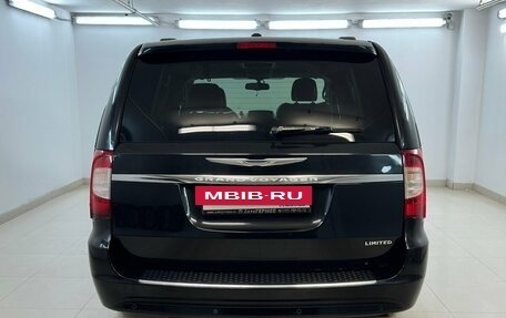 Chrysler Voyager IV, 2014 год, 1 280 000 рублей, 3 фотография