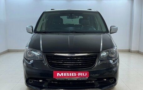Chrysler Voyager IV, 2014 год, 1 280 000 рублей, 2 фотография