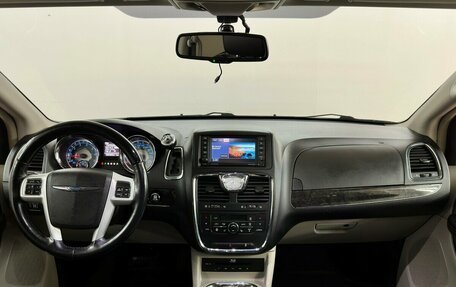 Chrysler Voyager IV, 2014 год, 1 280 000 рублей, 5 фотография