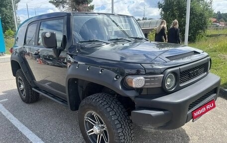 Toyota FJ Cruiser, 2009 год, 2 000 000 рублей, 1 фотография