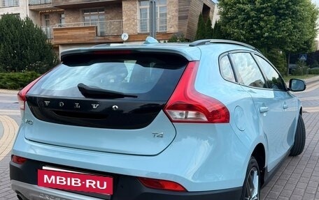 Volvo V40 Cross Country I, 2017 год, 2 150 000 рублей, 7 фотография