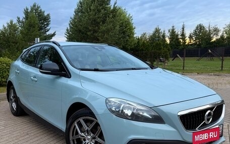 Volvo V40 Cross Country I, 2017 год, 2 150 000 рублей, 2 фотография