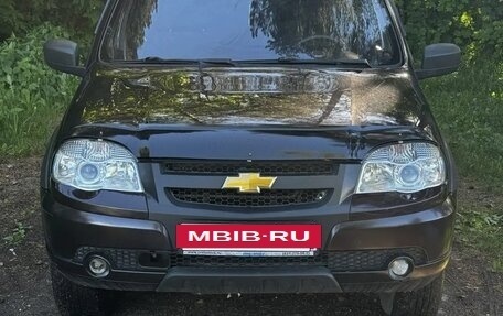 Chevrolet Niva I рестайлинг, 2017 год, 710 000 рублей, 3 фотография