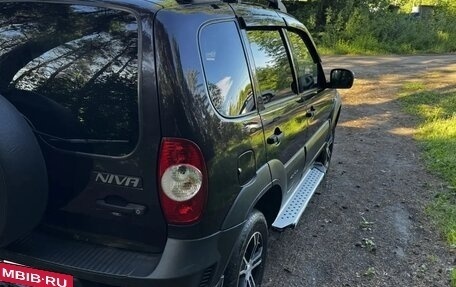 Chevrolet Niva I рестайлинг, 2017 год, 710 000 рублей, 5 фотография