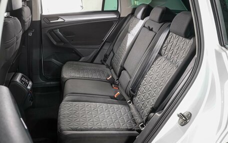 Volkswagen Tiguan II, 2021 год, 2 349 000 рублей, 9 фотография
