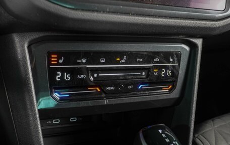 Volkswagen Tiguan II, 2021 год, 2 349 000 рублей, 12 фотография