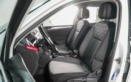 Volkswagen Tiguan II, 2021 год, 2 349 000 рублей, 10 фотография