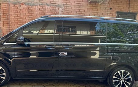 Mercedes-Benz V-Класс, 2019 год, 6 050 000 рублей, 3 фотография