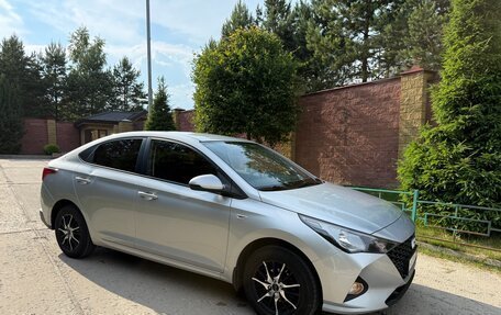 Hyundai Solaris II рестайлинг, 2020 год, 1 750 000 рублей, 3 фотография