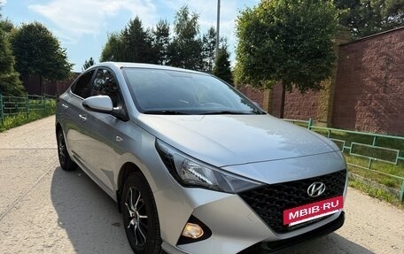 Hyundai Solaris II рестайлинг, 2020 год, 1 750 000 рублей, 2 фотография