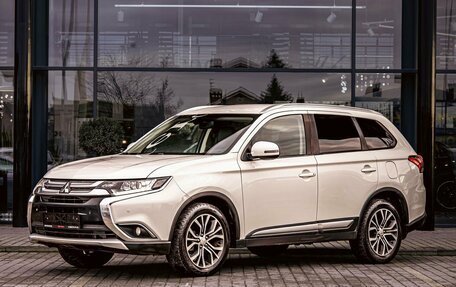 Mitsubishi Outlander III рестайлинг 3, 2018 год, 1 695 000 рублей, 1 фотография