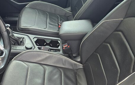 Volkswagen Tiguan II, 2022 год, 4 250 000 рублей, 8 фотография